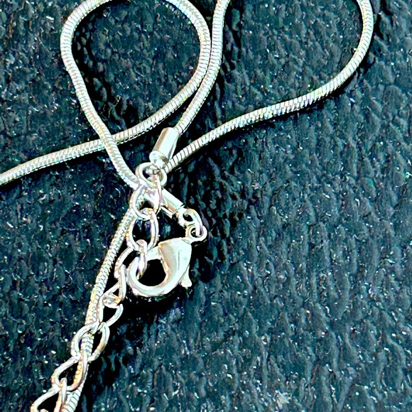 Touchstone Crystal Swarovski Crystals with rhodium. Doesn’t tarnish or fade. - Picture 7 of 7